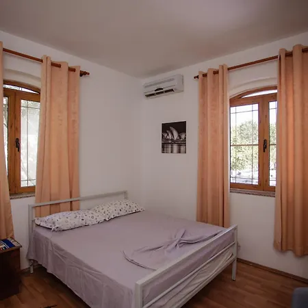 Shkodra Hotel Široka