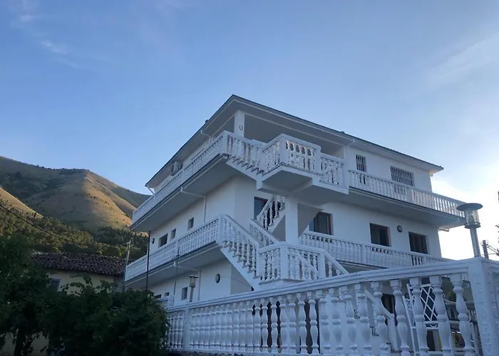 Shkodra 酒店 *