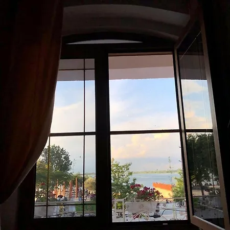 Hostel Shkodra Lake *
