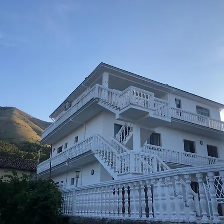Shkodra Lake Hostel *